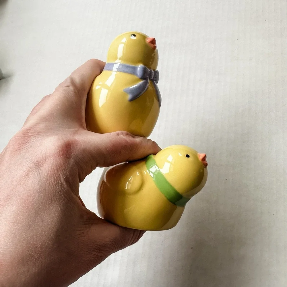 Hallmark Easter‎ Chirping Chick Salt & Pepper Shakers, Collector, Ceramic